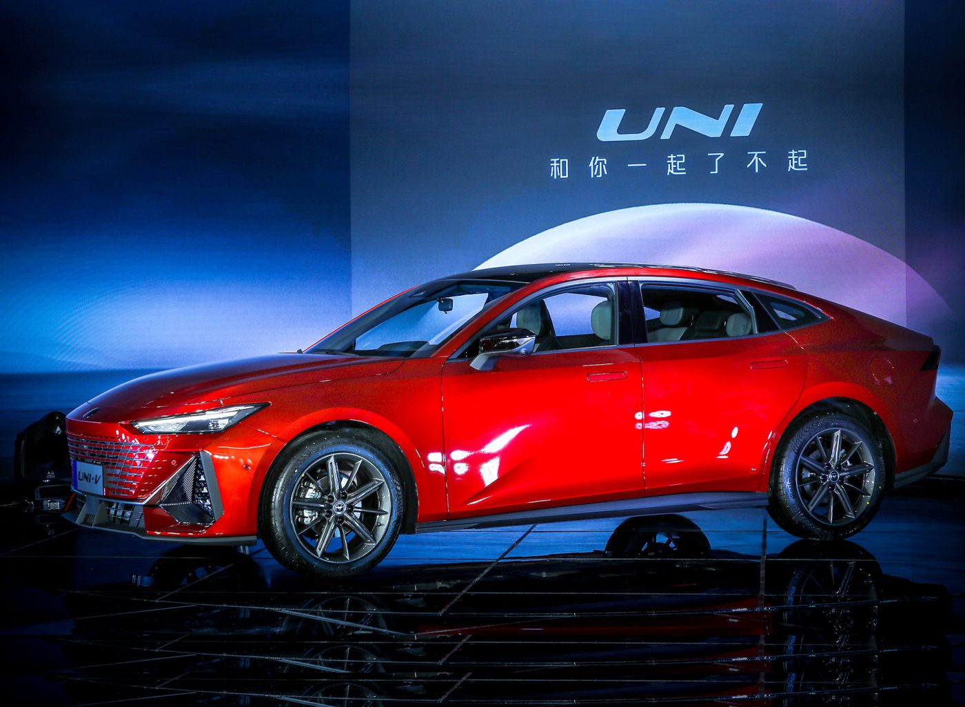 اولین حضور جهانی سدان UNI-V چانگان