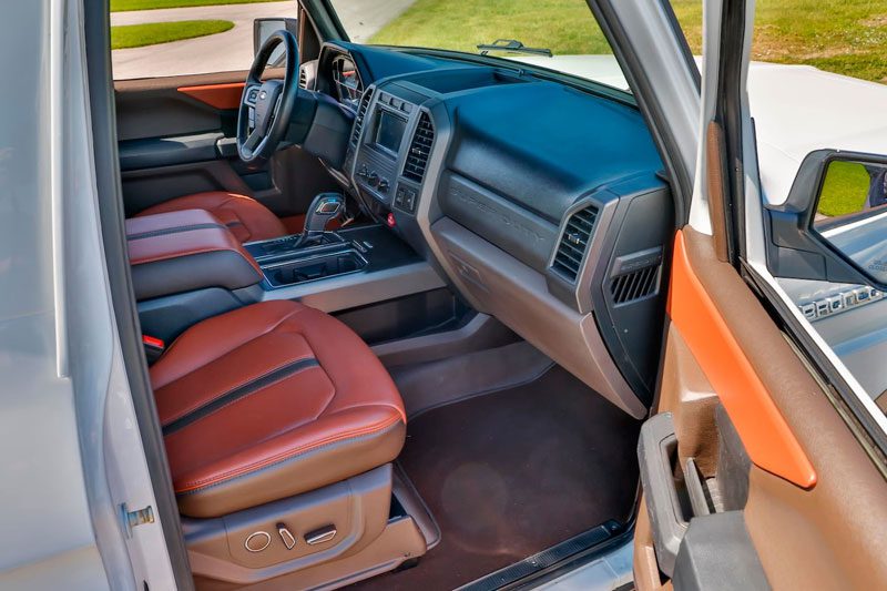 ترکیب فورد برانکوی کلاسیک با وانت مدرن فورد!