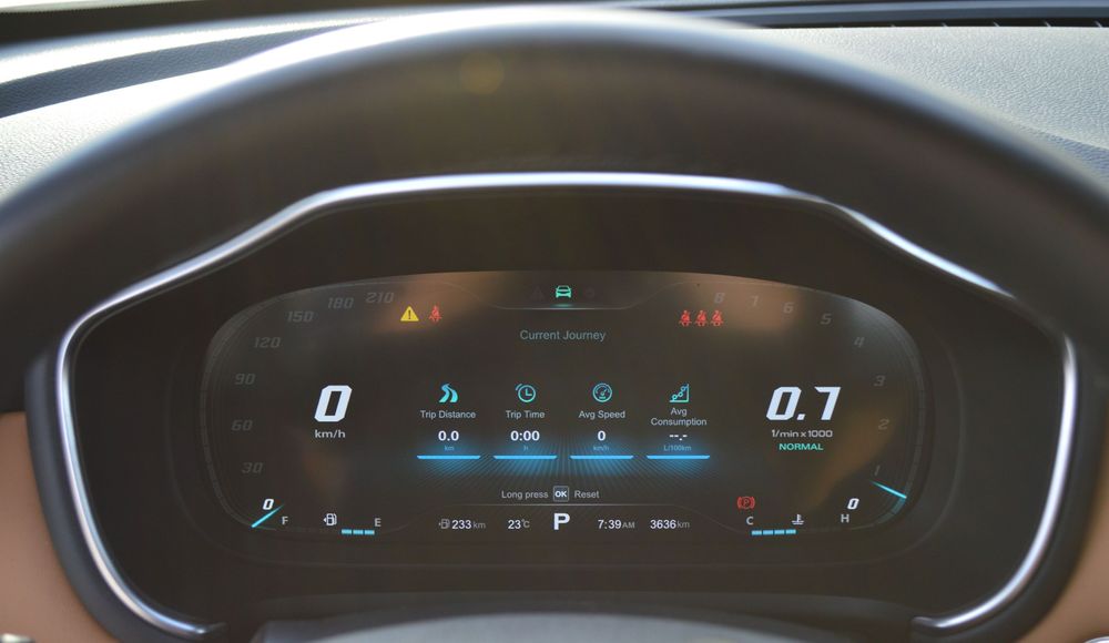 بررسی HS، خودرویی شاسی بلند از MG