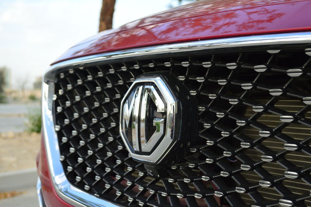 بررسی HS، خودرویی شاسی بلند از MG