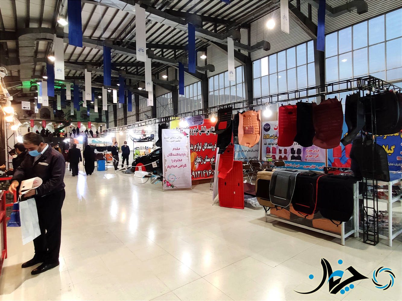 گزارش تصویری چرخان از نمایشگاه خودرو و قطعات استان زنجان 1400