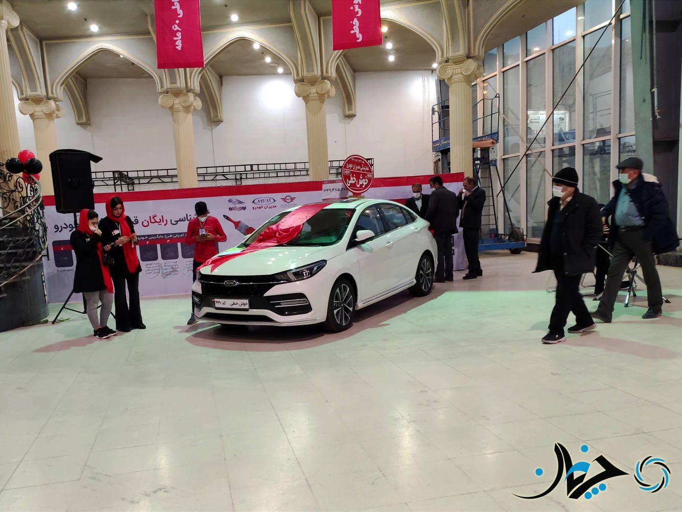 گزارش تصویری چرخان از نمایشگاه خودرو و قطعات استان زنجان 1400