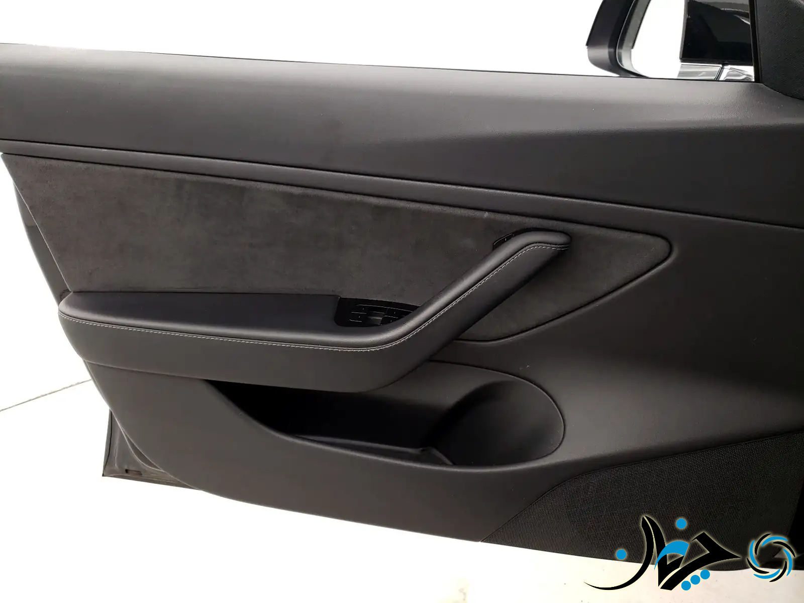 تسلا مدل 3 در شرکت جتکو، یکی از زیرمجموعه‌های ایران خودرو دیده شد (تصویر)