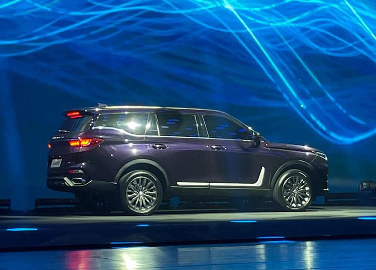 سوئیست DX9 به‌همراه دو خودروی مفهومی جدید، رسما معرفی شد