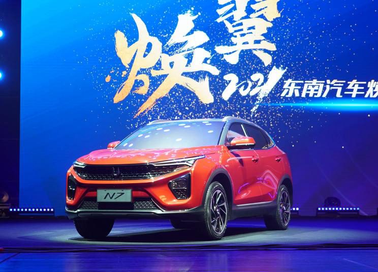 سوئیست DX9 به‌همراه دو خودروی مفهومی جدید، رسما معرفی شد