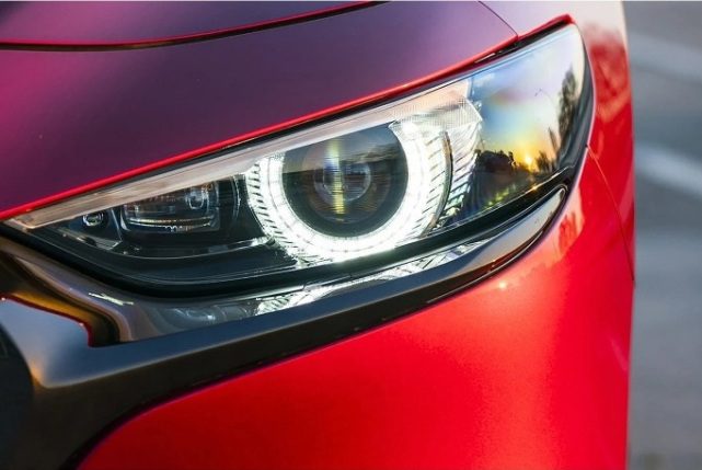 دلیل استفاده از چراغ دی‌لایت در خودروهای امروزی چیست؟