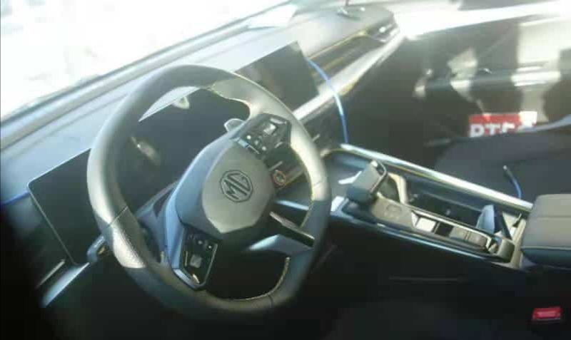 تصاویر جدید از فضای داخلی ام‌جی ۵ اسکورپیو