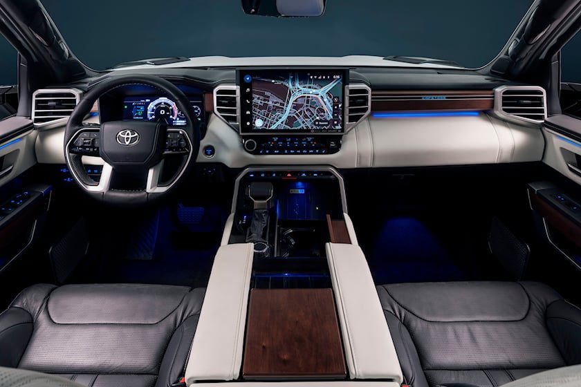 دو تویوتا توندرا هیبریدی ساخته شده به حراج گذاشته می‌شوند