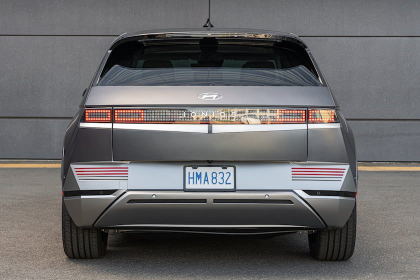 درب‌های کشویی هیوندای جایگزینی برای درب عقب خودروهای شاسی بلند!