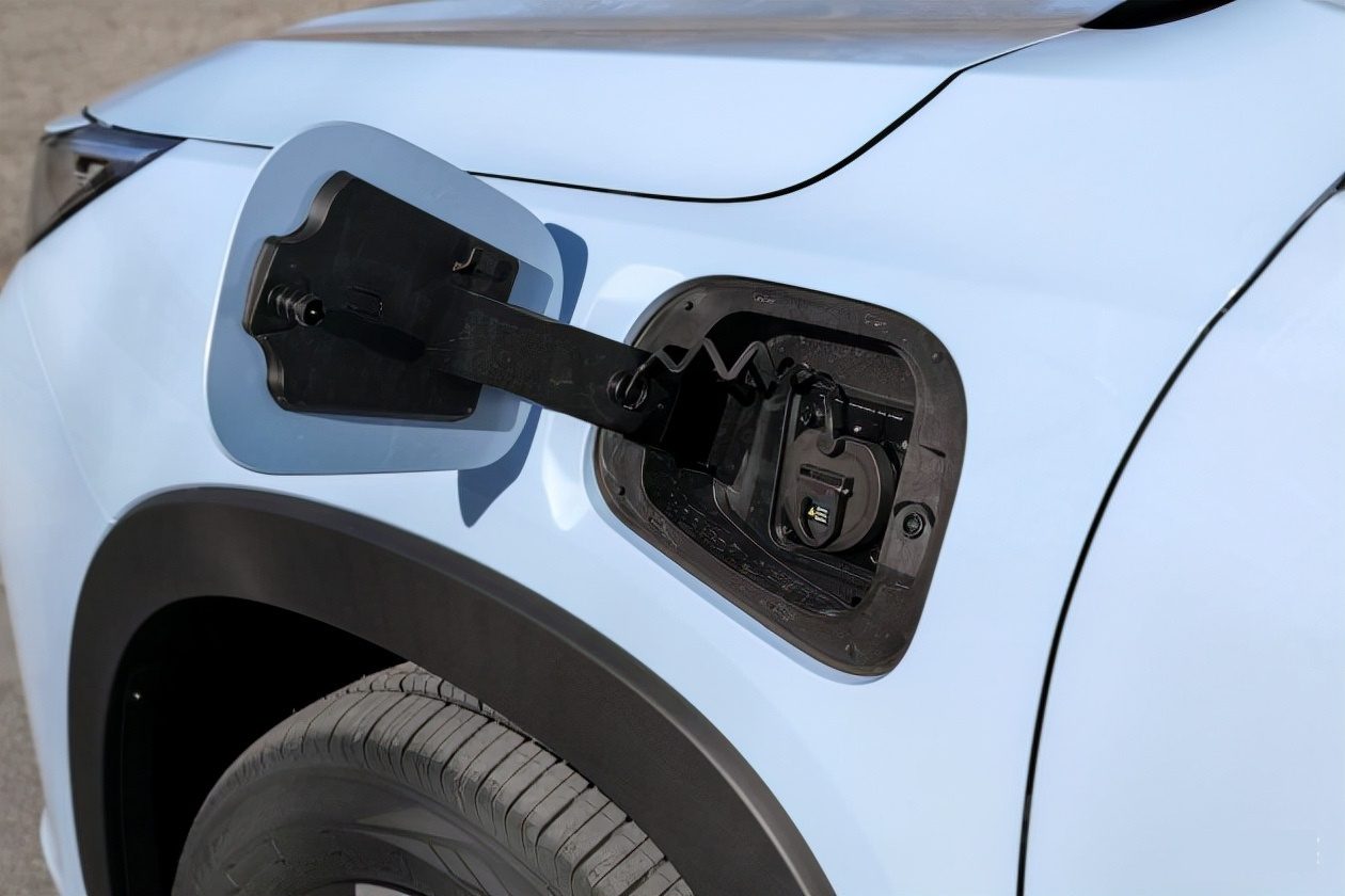 چری اکسید ژوئيفنگ در نسخه هیبریدی عرضه خواهد شد