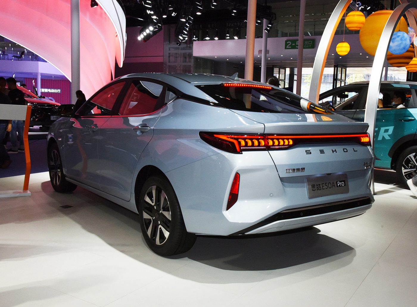 پیش‌فروش سدان تمام الکتریکی جک