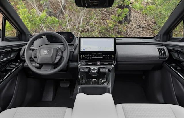 اولین خودروی برقی تویوتا از ۴۲۰۰۰ دلار شروع خواهد شد