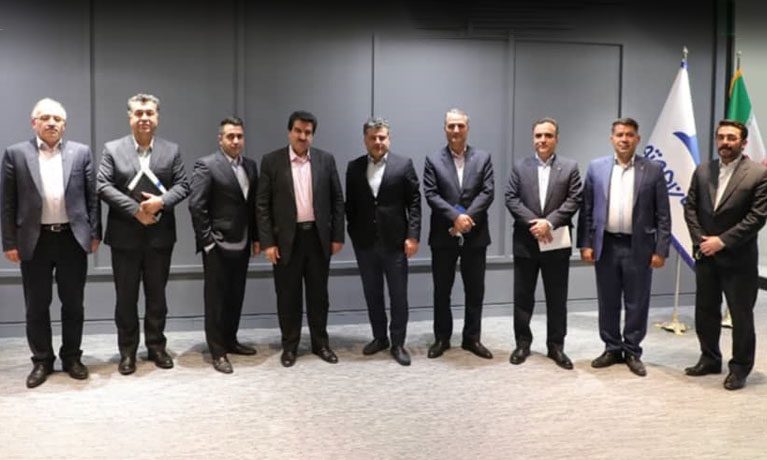 نشست مشترک مدیران عامل شرکت کرمان موتور و بانک رفاه نشست مشترک مدیران عامل شرکت کرمان موتور و بانک رفاه