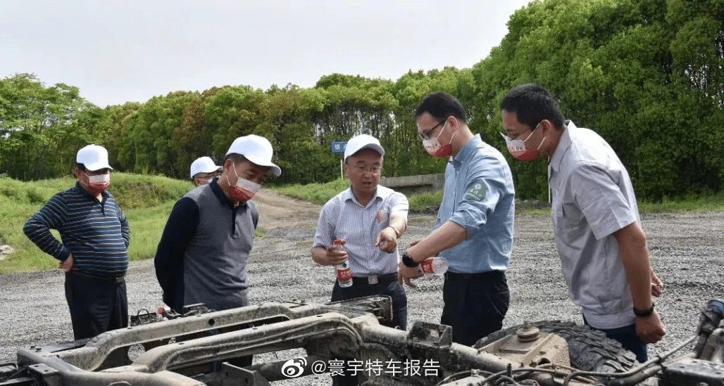 تصاویری از شاسی‌بلند برقی دانگ‌فنگ