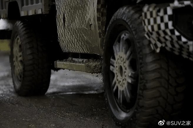 تصاویری از شاسی‌بلند برقی دانگ‌فنگ