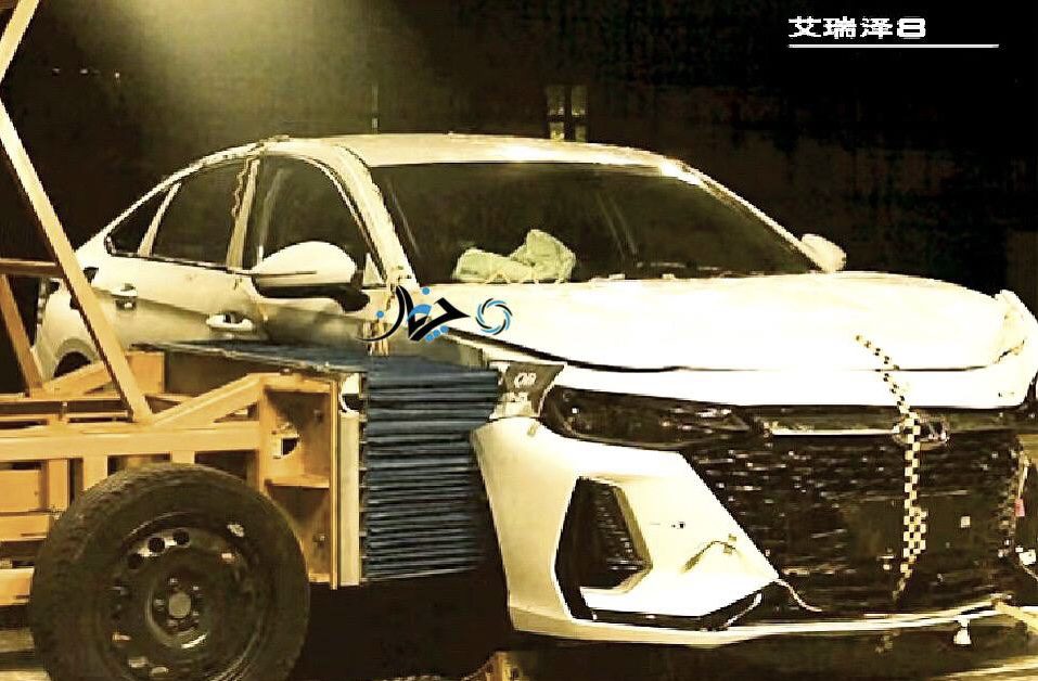 تست تصادف چری آریزو8، سدان آینده مدیران خودرو انجام شد!