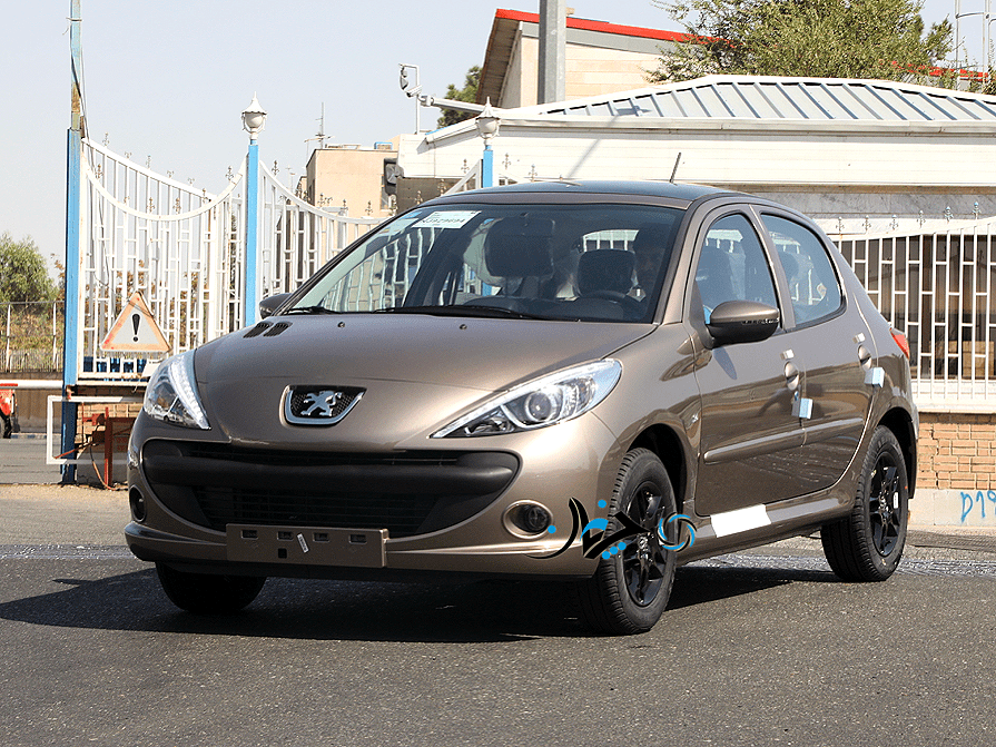 پژو 207i سقف شیشه‌ای با گیربکس 6 سرعته دستی و موتور جدید دیده شد