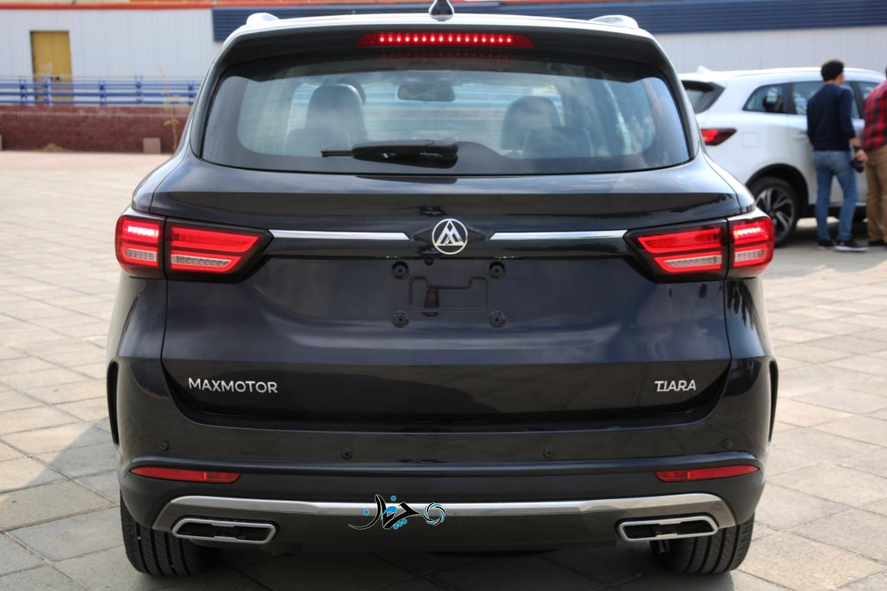 نگاهی به مکث تیارا 7 نفره؛ اولین کراس‌اوور مونتاژی مکث موتور و گروه ماموت