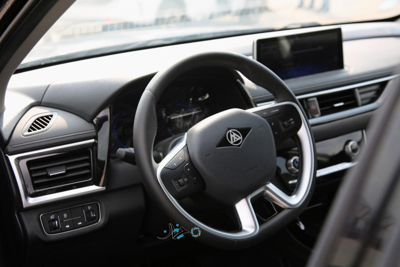 نگاهی به مکث تیارا 7 نفره؛ اولین کراس‌اوور مونتاژی مکث موتور و گروه ماموت