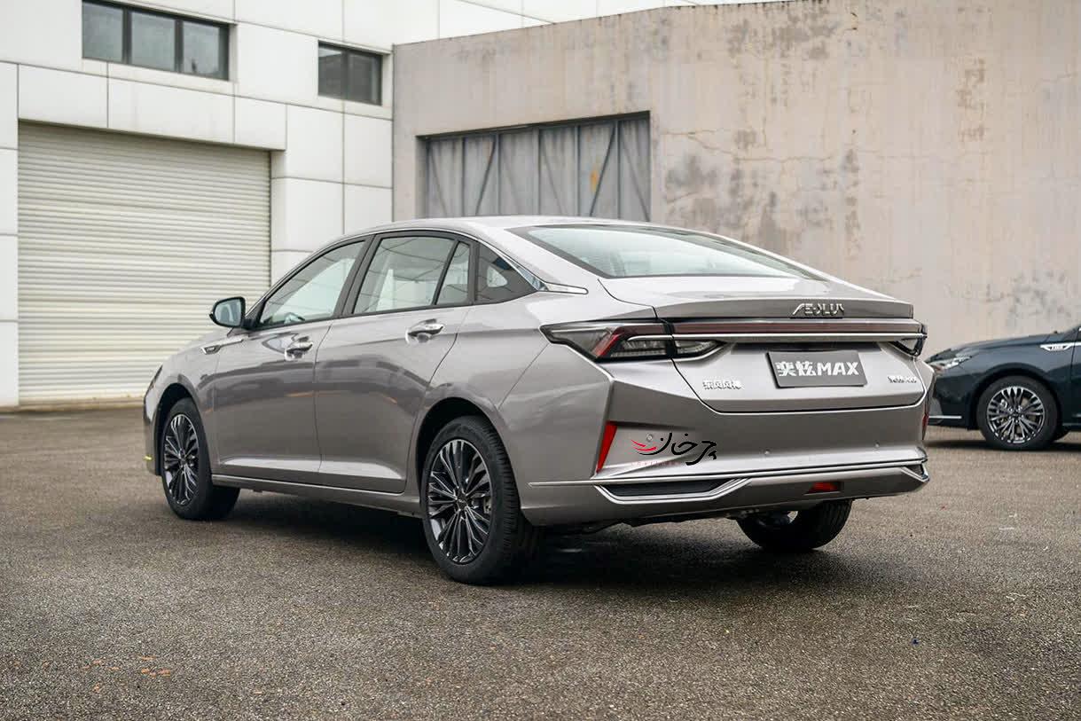 دانگ فنگ YIXUAN MAX، سدان سایز D ایران خودرو در دو تیپ بنزینی و هیبریدی می‌آید