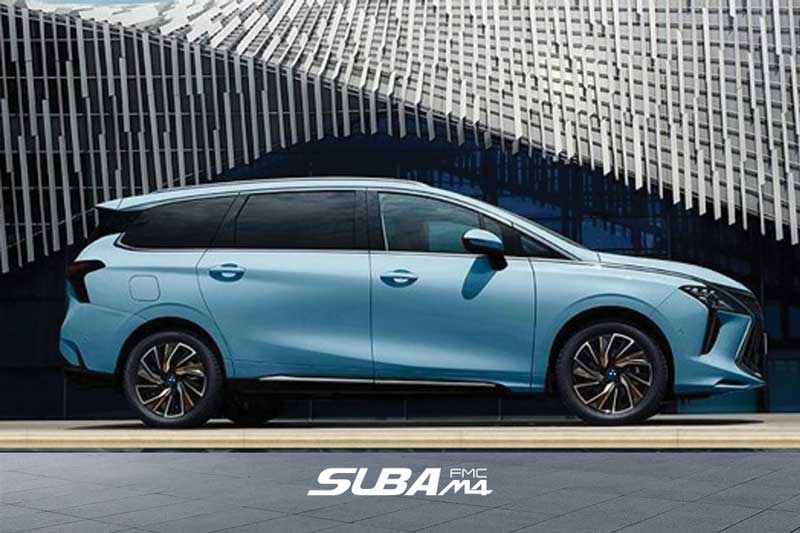 شرکت فردا موتور با عرضه سوبا M4 قصد معرفی لوکس ترین خودور ایران دارد. برند SUBA محصولاتی لوکس دارد و خودروی 7 نفره SUBA M4 با مشخصات فنی