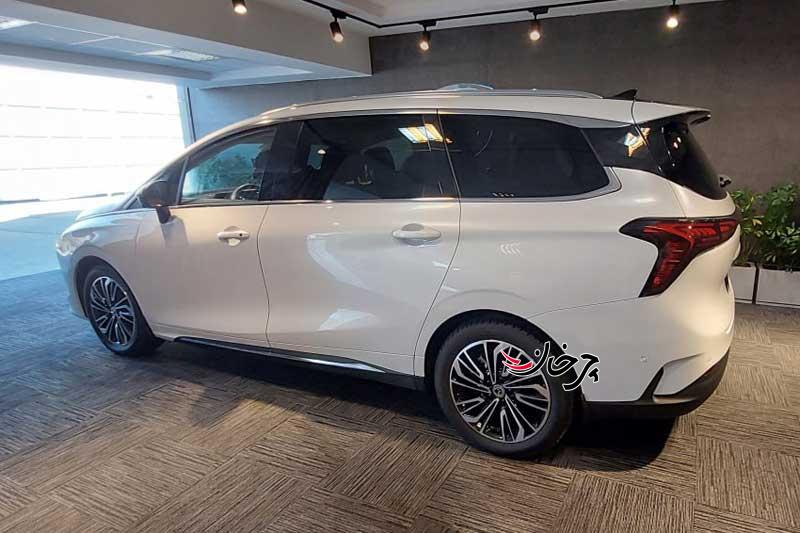 شرکت فردا موتور با عرضه سوبا M4 قصد معرفی لوکس ترین خودور ایران دارد. برند SUBA محصولاتی لوکس دارد و خودروی 7 نفره SUBA M4 با مشخصات فنی