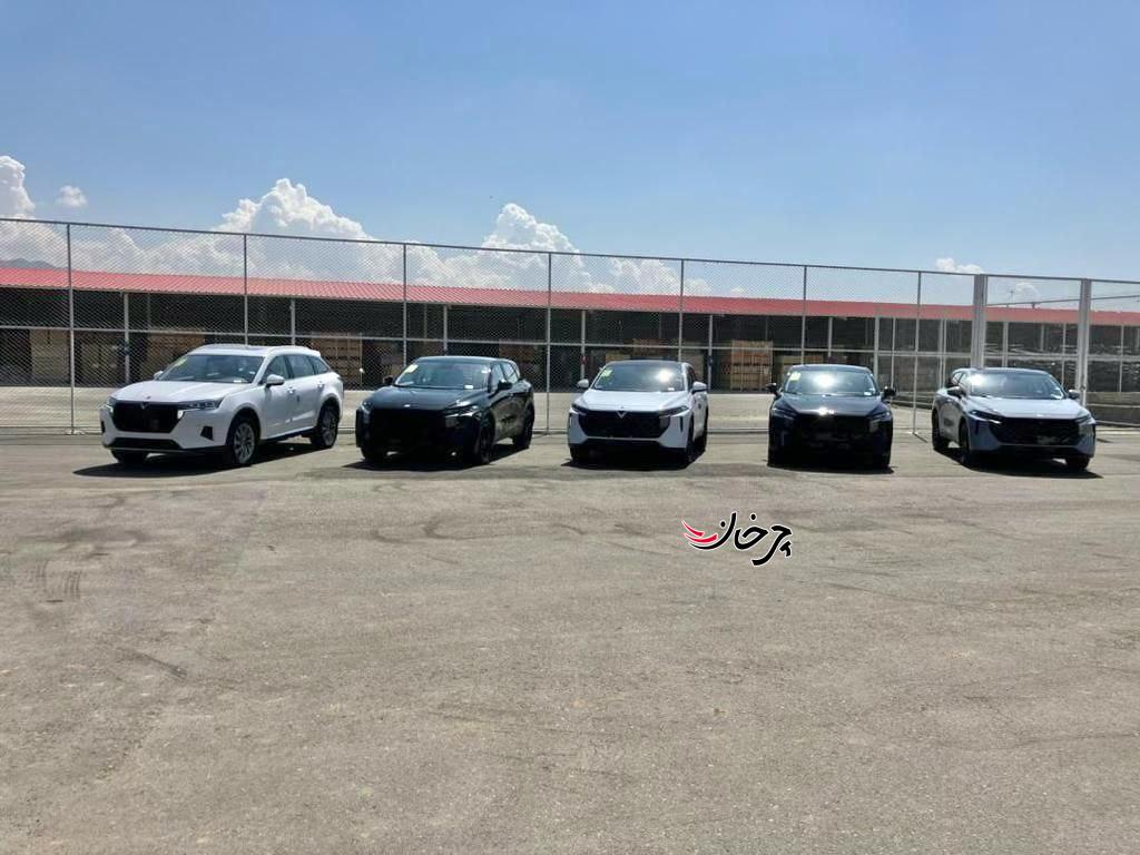 اولین محموله خودروهای ونوسیا توسط مکث موتور به گمرک وارد شد