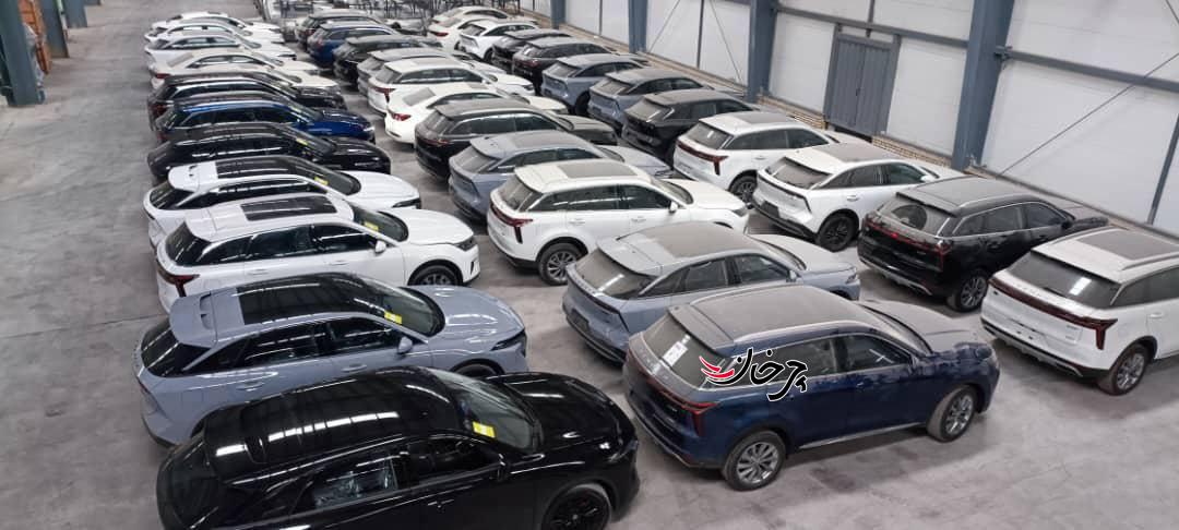 اولین محموله خودروهای ونوسیا توسط مکث موتور به گمرک وارد شد