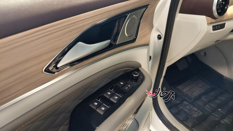 شرکت فردا موتور با عرضه سوبا M4 قصد معرفی لوکس ترین خودور ایران دارد. برند SUBA محصولاتی لوکس دارد و خودروی 7 نفره SUBA M4 با مشخصات فنی