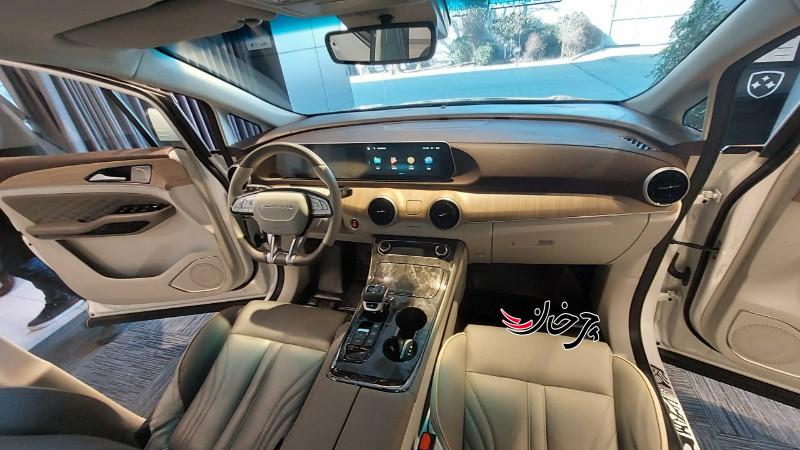 شرکت فردا موتور با عرضه سوبا M4 قصد معرفی لوکس ترین خودور ایران دارد. برند SUBA محصولاتی لوکس دارد و خودروی 7 نفره SUBA M4 با مشخصات فنی