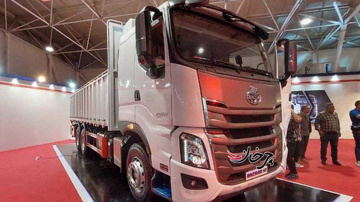 حضور شایان دیزل در نمایشگاه خودروی شیراز با رونمایی از کامیونت جدید