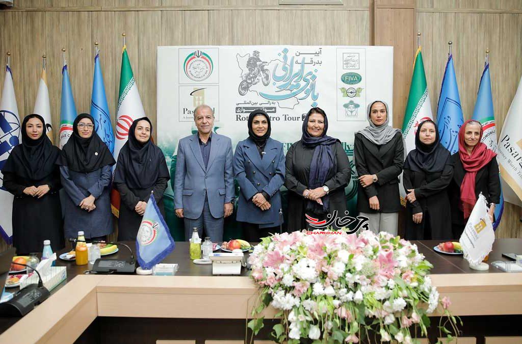 به همت کانون جهانگردی و اتومبیلرانی: حضور بانوی ایرانی در رالی بزرگ موتورسواری فیوا ۲۰۲۴
