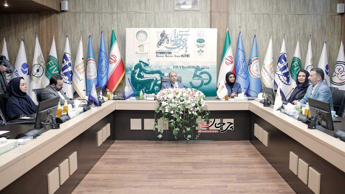 به همت کانون جهانگردی و اتومبیلرانی: حضور بانوی ایرانی در رالی بزرگ موتورسواری فیوا ۲۰۲۴