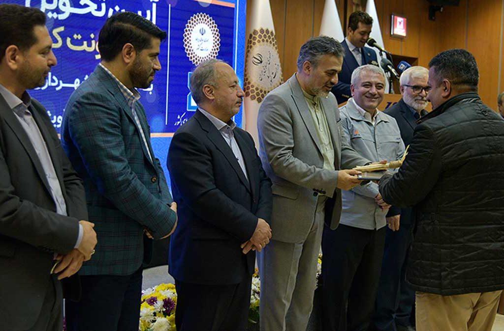 تحویل 2 هزار دستگاه کامیونت کمپرسی زامیاد به سازمان شهرداری‌ها و دهیاری‌های کشور