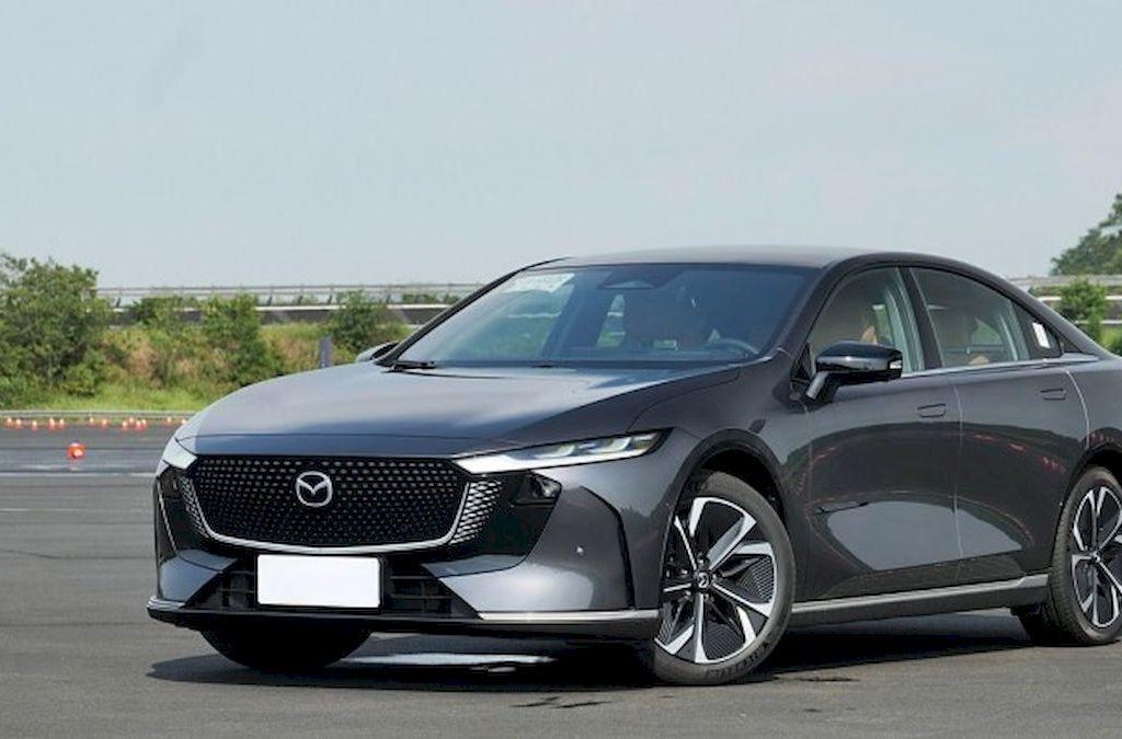 سدان برقی مزدا EZ-6 با ویژگی‌های جدید رونمایی می‌شود