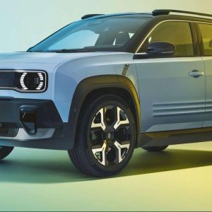 رنو ۴ E-Tech به عنوان یک مدل برقی به بازار برمی‌گردد