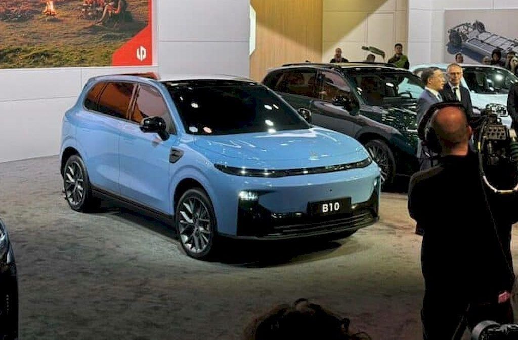 شاسی‌بلند جدید لیپ موتور B10 در نمایشگاه پاریس رونمایی شد