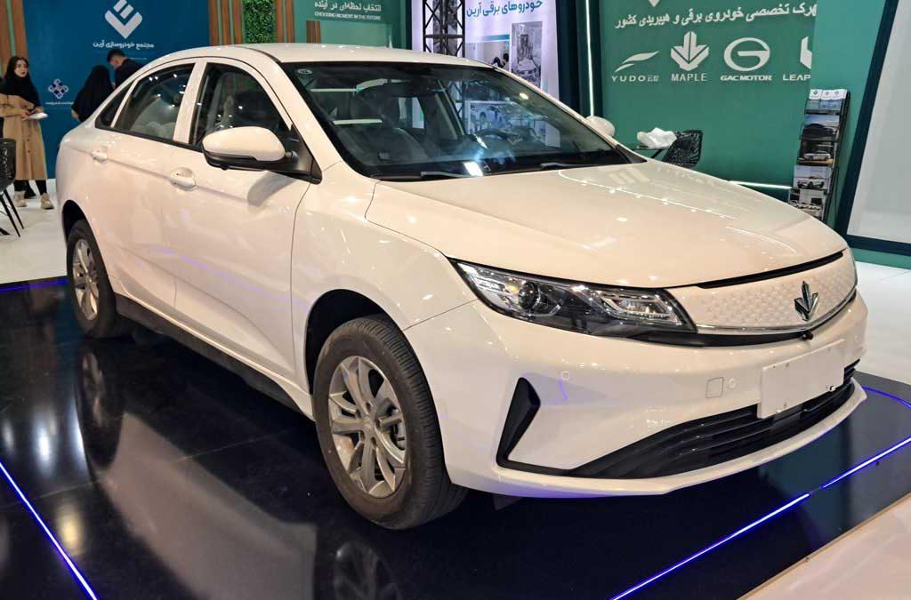حضور آرین ستاک با خودروهای برقی و هیبریدی در نمایشگاه اصفهان