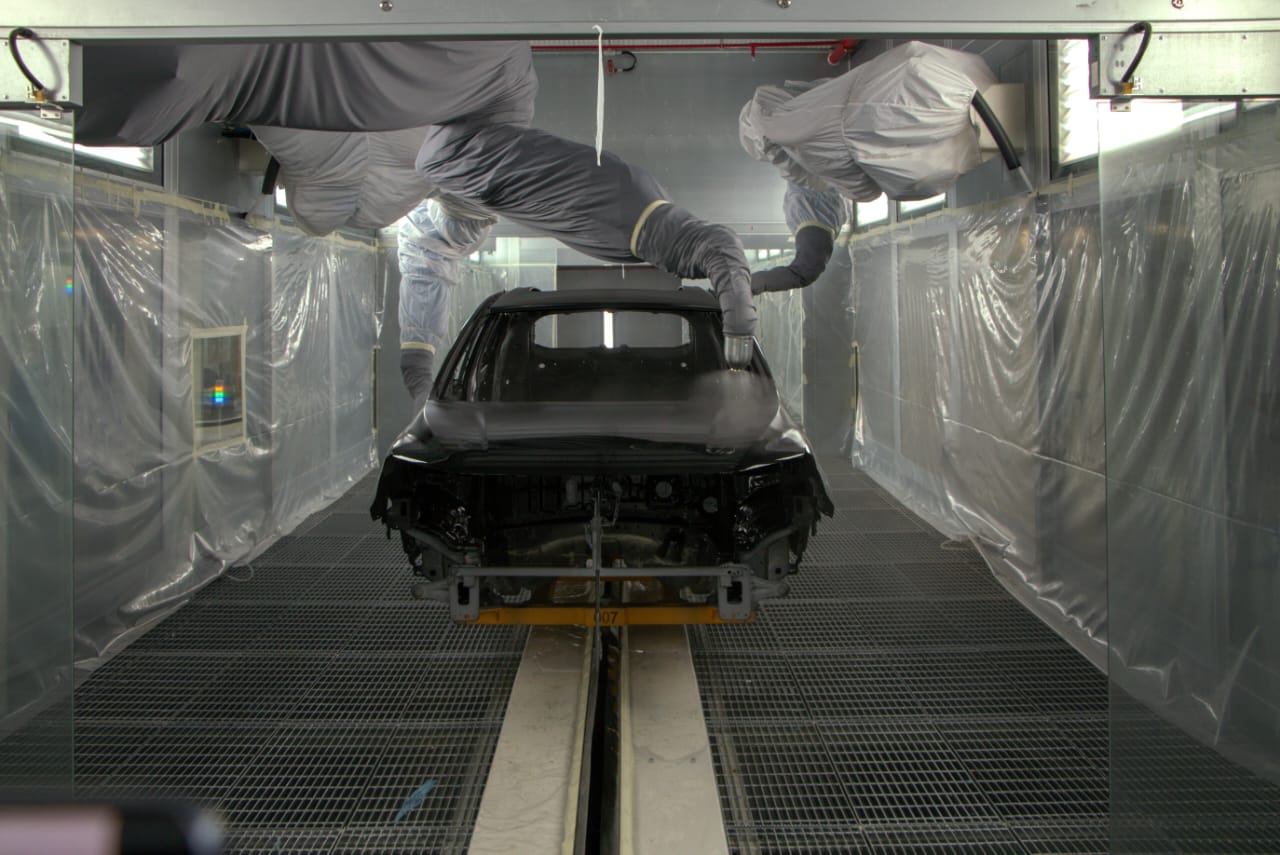 بهره برداری از خط رنگ تمام رباتیک کرمان موتور