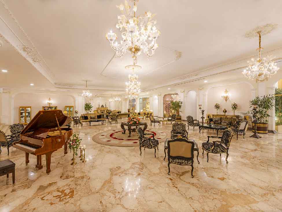 اقامت لوکس در هتل گلدن پالاس مشهد | تجربه‌ای بی‌نظیر