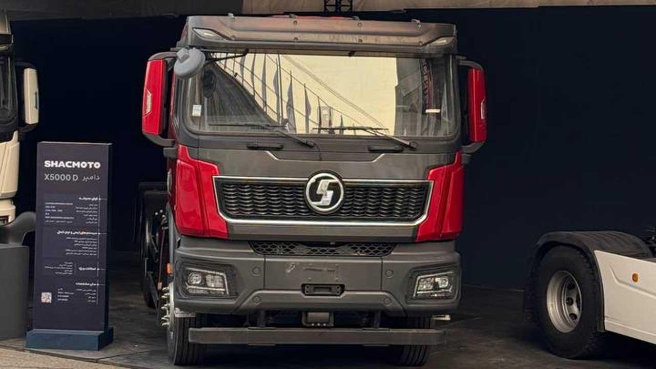 حضور شرکت آرین دیزل با کامیون‌های شکموتو در نمایشگاه حمل‌ونقل تهران