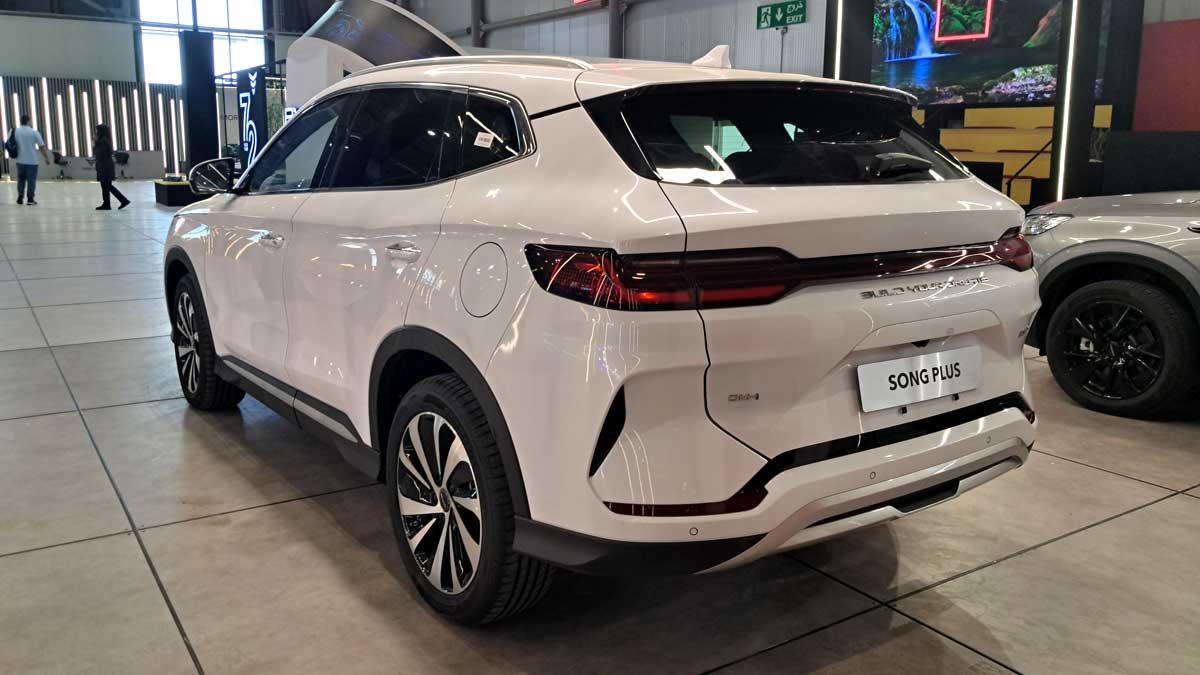 نگاهی به ویژگی‌های بی وای دی سانگ پلاس بی ام کارز