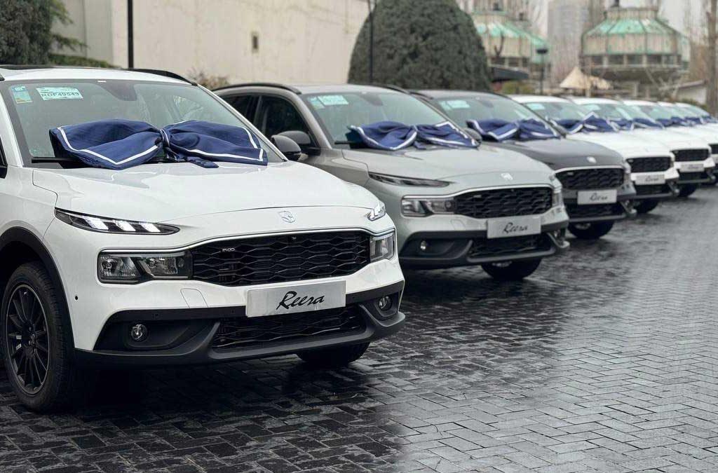 اولین سری ری‌را به خریداران تحویل داده شد