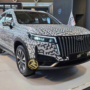 رونمایی مدیران خودرو از ام وی ام X77 در نمایشگاه خودروی تهران