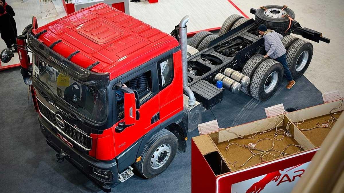 حضور آراسب دیزل در نمایشگاه صنعت بتن اردبیل با کامیون‌های شکموتو