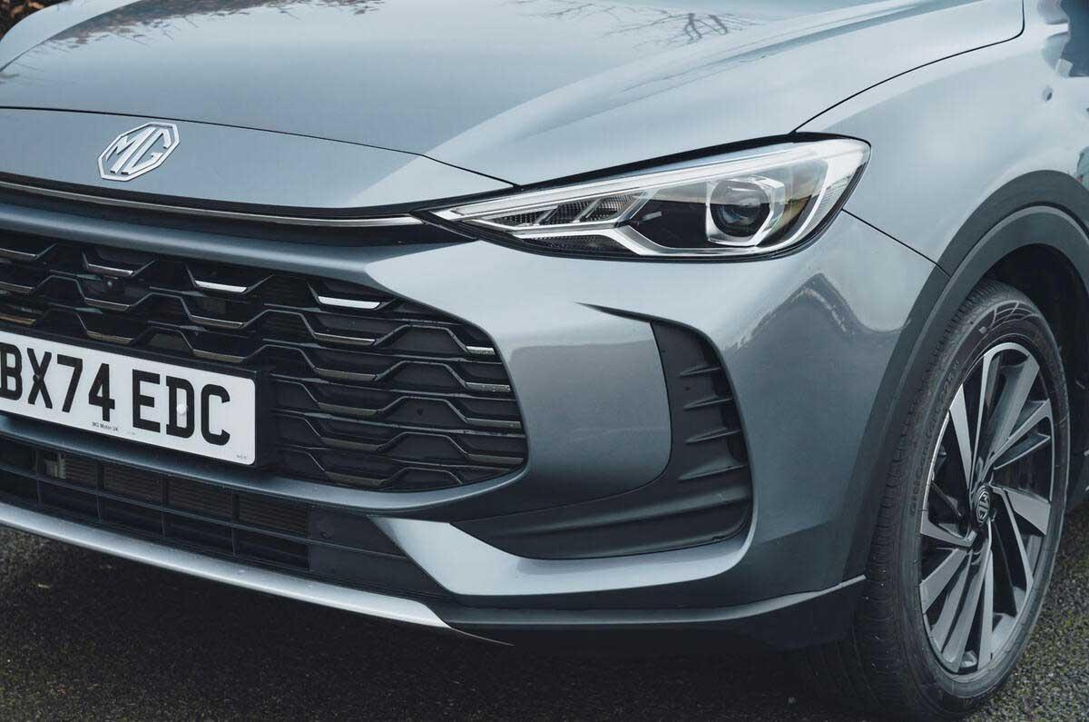 ام‌جی ZS جدید؛ مشخصات فنی، تجهیزات رفاهی و بررسی شاسی‌بلند جدید ام‌جی