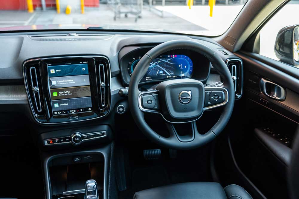 ولوو XC40 مدل 2025