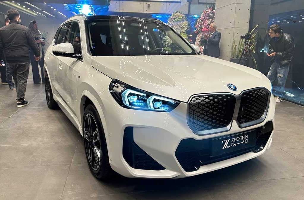 رونمایی از بی ام و iX1 برقی وارداتی ژوبین خودرو