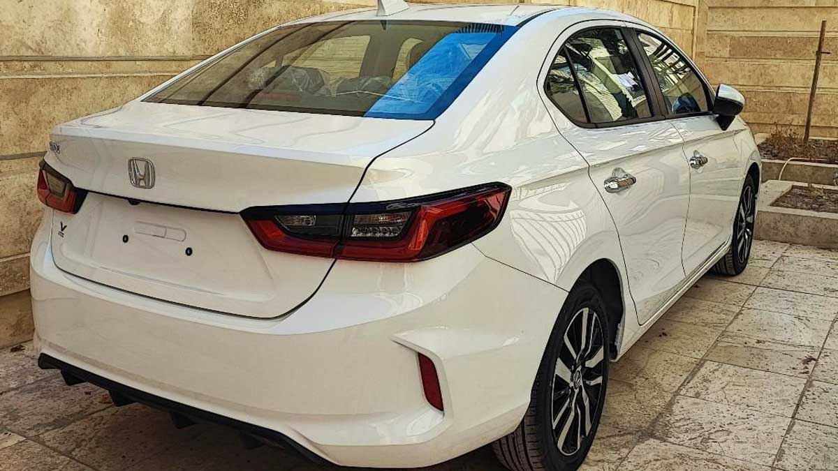 ممانعت پلیس راهور از شماره‌گذاری خودروهای وارداتی به خاطر دریافت عوارض