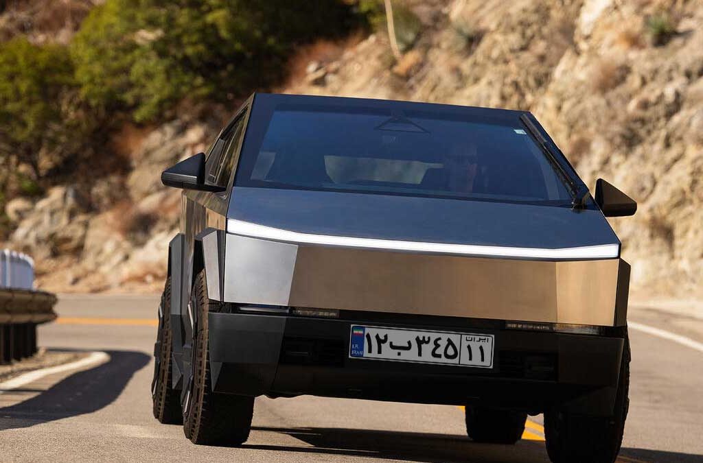 تجربه رانندگی با تسلا سایبرتراک